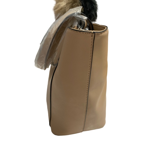 NWT Genuine Guess handbag with matching wallet and puff accessory - Picture 5 of 13